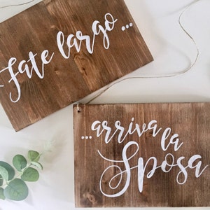 Coppia di targhe "Fate largo... Arriva la sposa" personalizzabili / Insegna per paggetto o damigella / Decorazione matrimonio in legno