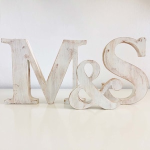 Letra de madera encurtida personalizable / Inicial de madera / Decoración de mesa de boda, hogar, idea de regalo de boda