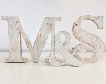 Lettera in legno decapato personalizzabile / Iniziale in legno / Decorazione tavolo degli sposi, casa, idea regalo matrimonio