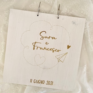 Guest book in legno "Aereo di carta" con iniziali e data / Album con scritta calligrafica personalizzabile