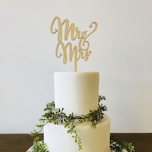 Wedding &quot;Mr&Mrs&quot; wooden cake topper / Custom color wood cake topper / Wedding, anniversary cake decor