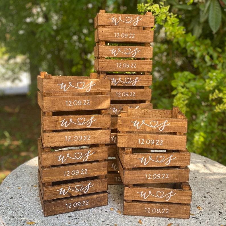 Boîte de pièce maîtresse en bois avec écriture calligraphique personnalisée / Numéro de table en bois rustique / Décoration d'installation de mariage image 5