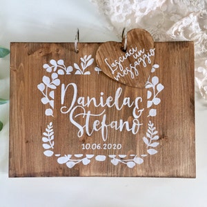 Guest book in legno "Cornice di fiori" con iniziali e data / Album con scritta calligrafica personalizzabile
