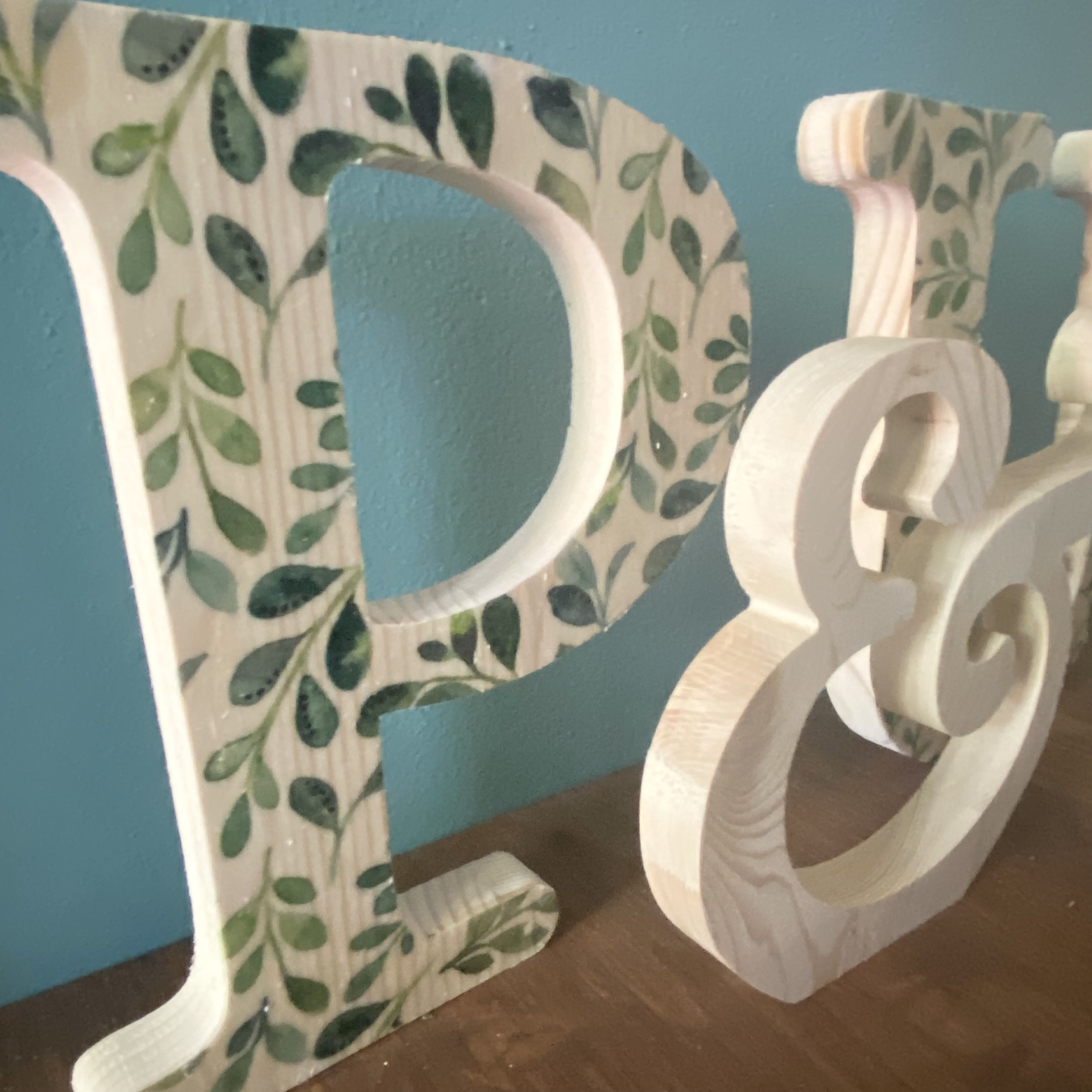 Lettres personnalisées montées (JG-020-ABC) $495 - Fleuriste Jules d'Alcantara Gardenia