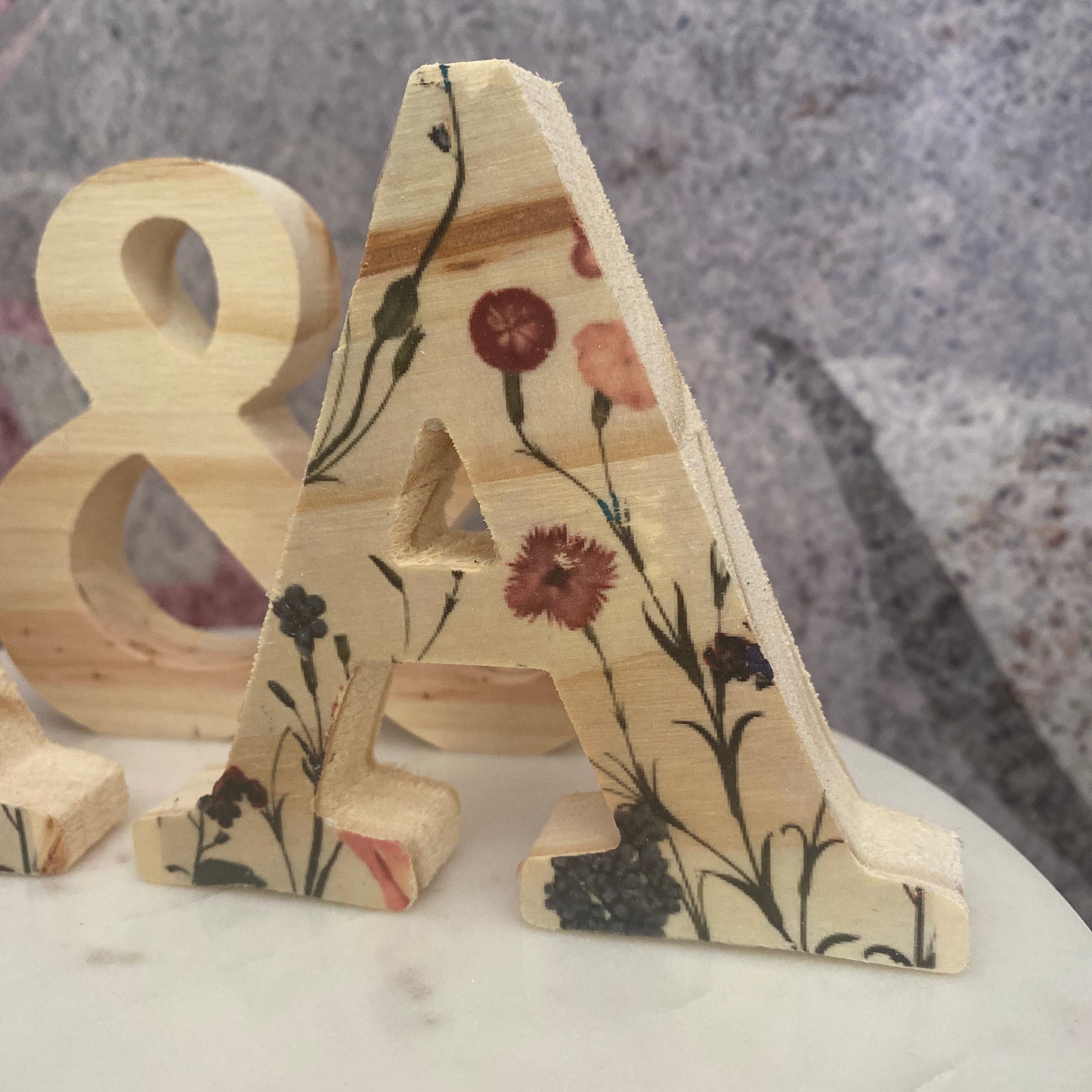 HoreZer – Lettera Decorativa In Legno LOVE – Autoportante – Legno Paulonia Multicolore - 4