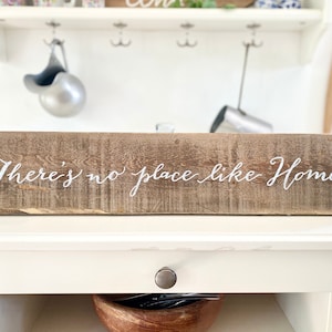 Targa decorativa con scritta personalizzabile / "There's no place like Home" / Cartello in legno rustico con testo calligrafico fatto a mano