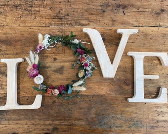 Scritta LOVE in legno con ghirlanda eterna / Lettere in legno / Ghirlanda di fiori stabilizzati e secchi / Personalizzabile / San Valentino