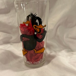Warner Bros. Daffy Duck character collector glass