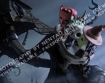 18x12 inch Glossy Poster Print Nightmare Before Christmas Lock, Shock, & Barrel in Bathtub Animation Funko Pop Action Figure Toy Photography