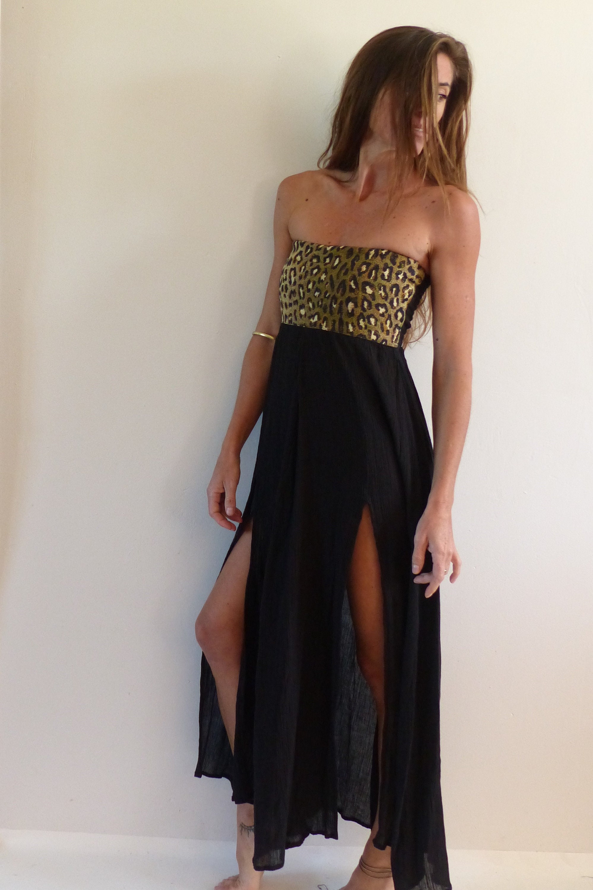 Langes Schwarzes Tragerloses Kleid Mit Geschmolzenem Etsy