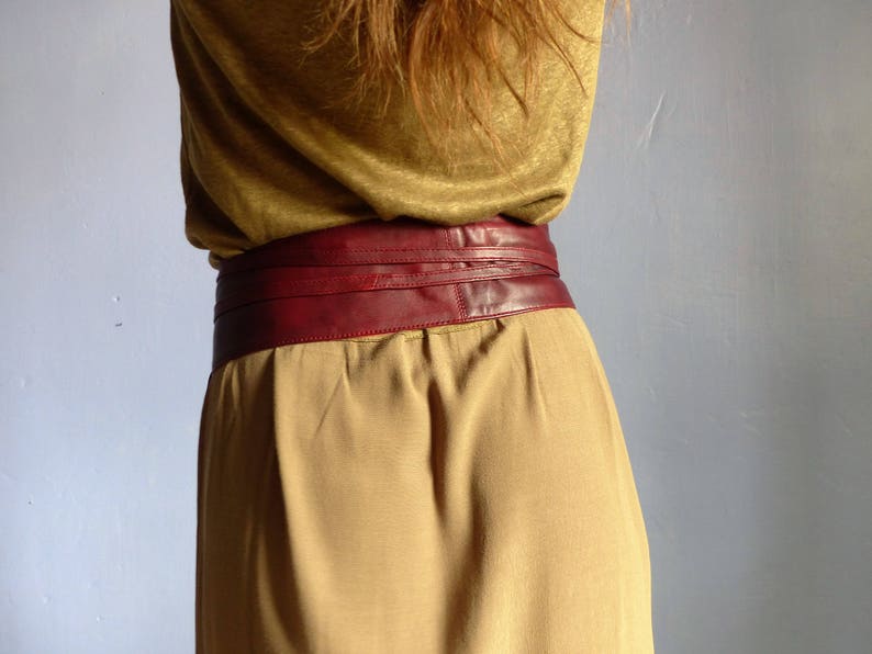 Ceinture large obi femme à nouer ,cuir souple bordeaux ,poche secrète image 3