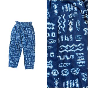 MEDIUM / LARGE 1980s old school joggers with jazzy pattern // vintage 1990s capri sweatpants with tribal design // high waist comfy pants