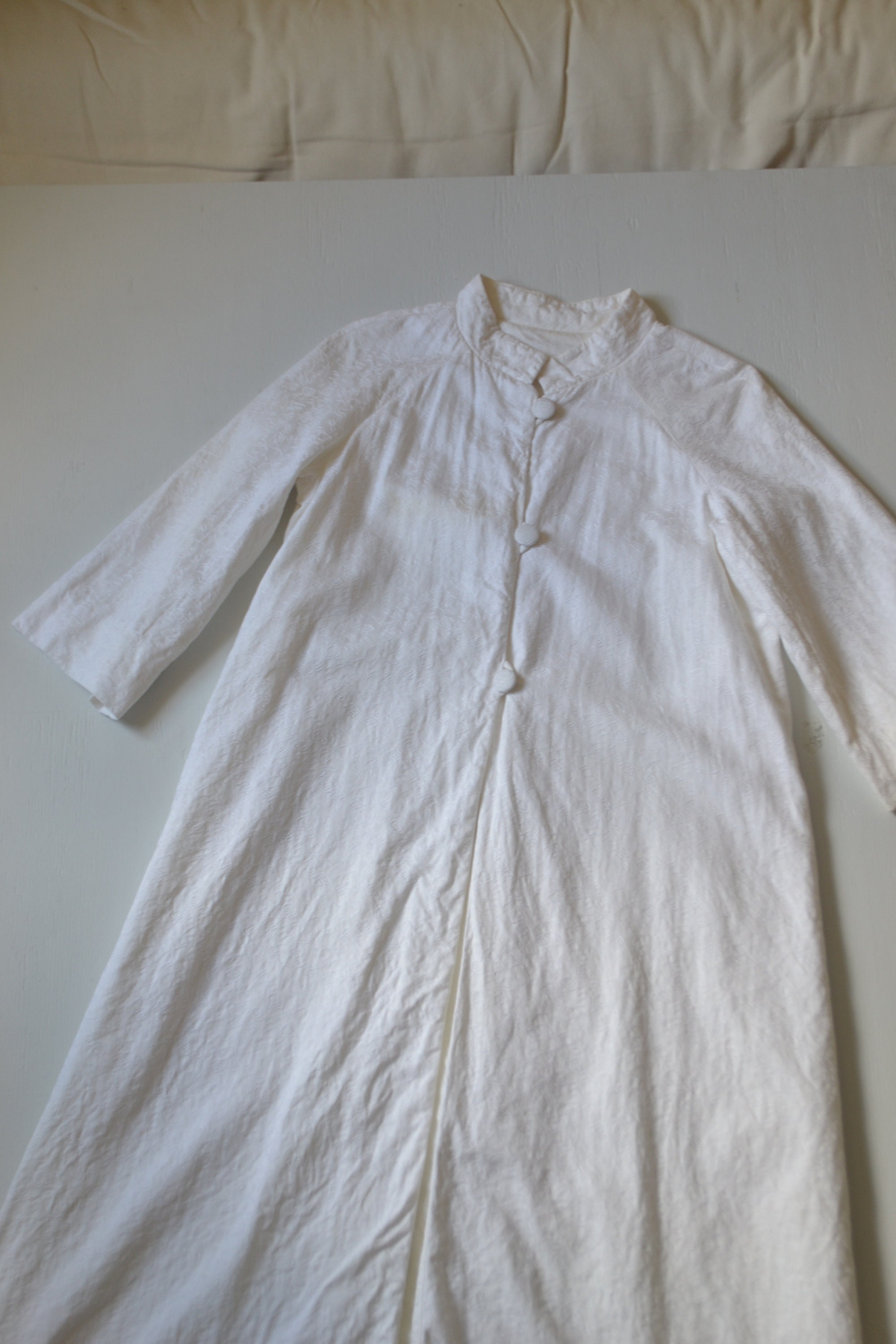 Retro White Robe Vintage White Roses Robe // Handmade Bridal Asian-inspired Robe ...