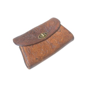 vintage tooled leather clutch purse // 1950s brown leather handbag with reptile lining // mid-century clutch
