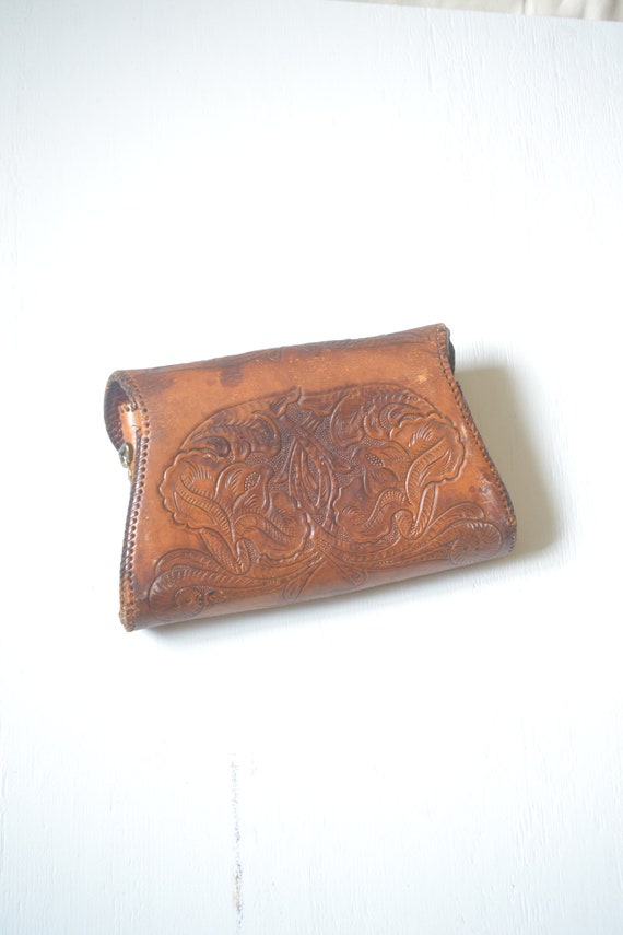 vintage tooled leather clutch purse // 1950s brow… - image 9