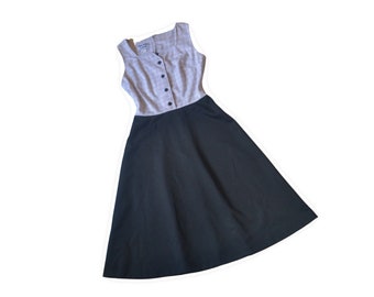 vintage smart color-block dress // 1980s fitted feminine shirtwaist // black and white vintage shirt dress // small/medium
