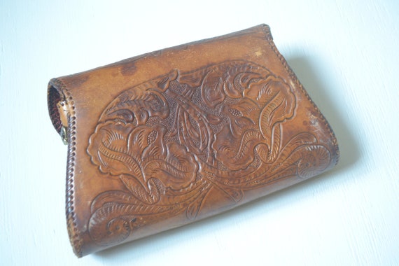 vintage tooled leather clutch purse // 1950s brow… - image 10