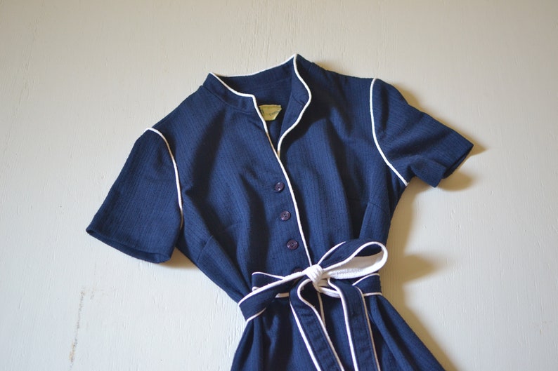 vintage navy shirtwaist with white tie belt 1970s sporty blue dress seventies navy and white nautical frock mediumlarge petite