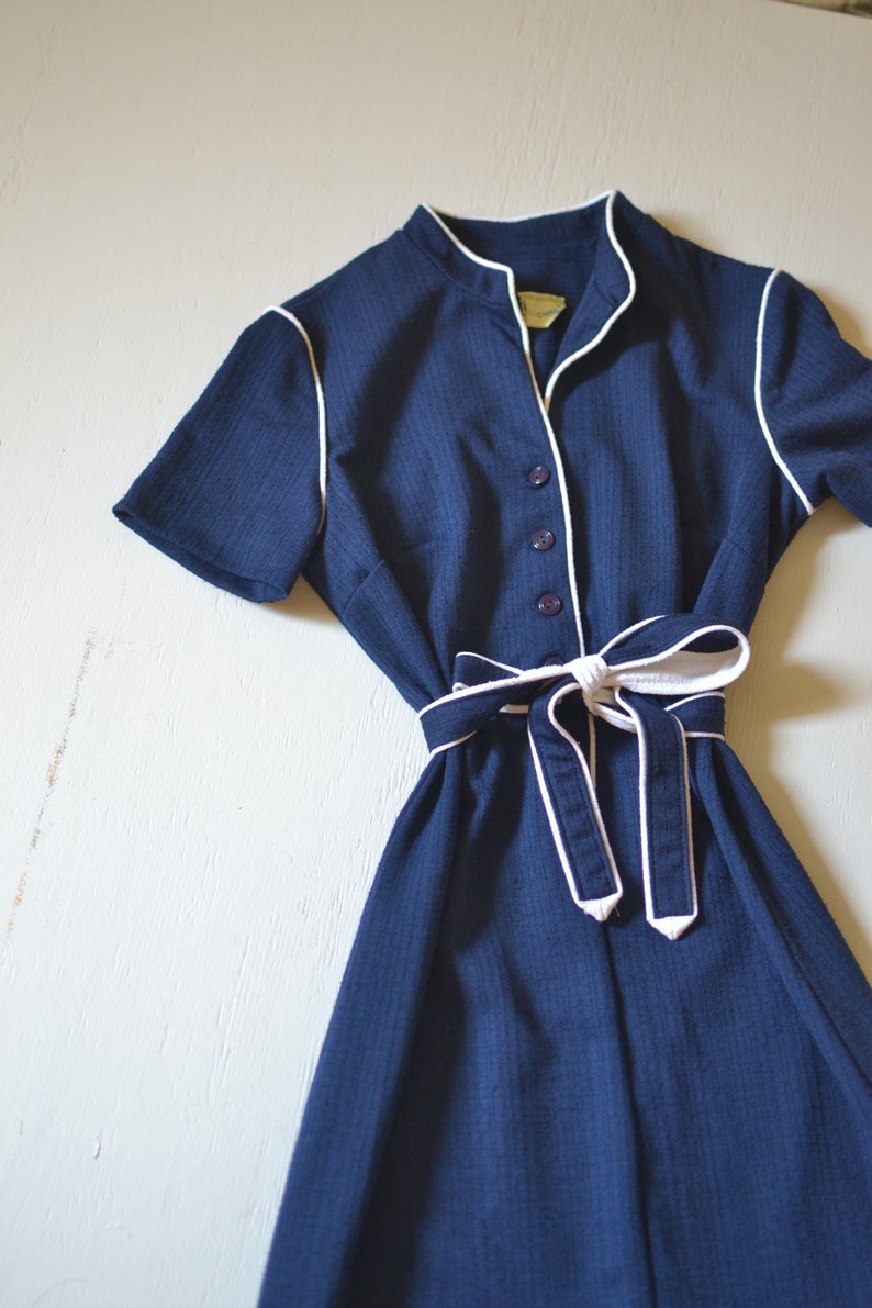 vintage navy shirtwaist with white tie belt 1970s sporty blue dress seventies navy and white nautical frock mediumlarge petite
