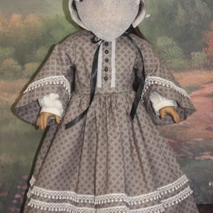 Historic 18" Doll Pagoda Sleeve Walking Dress in Gray Diamond Print