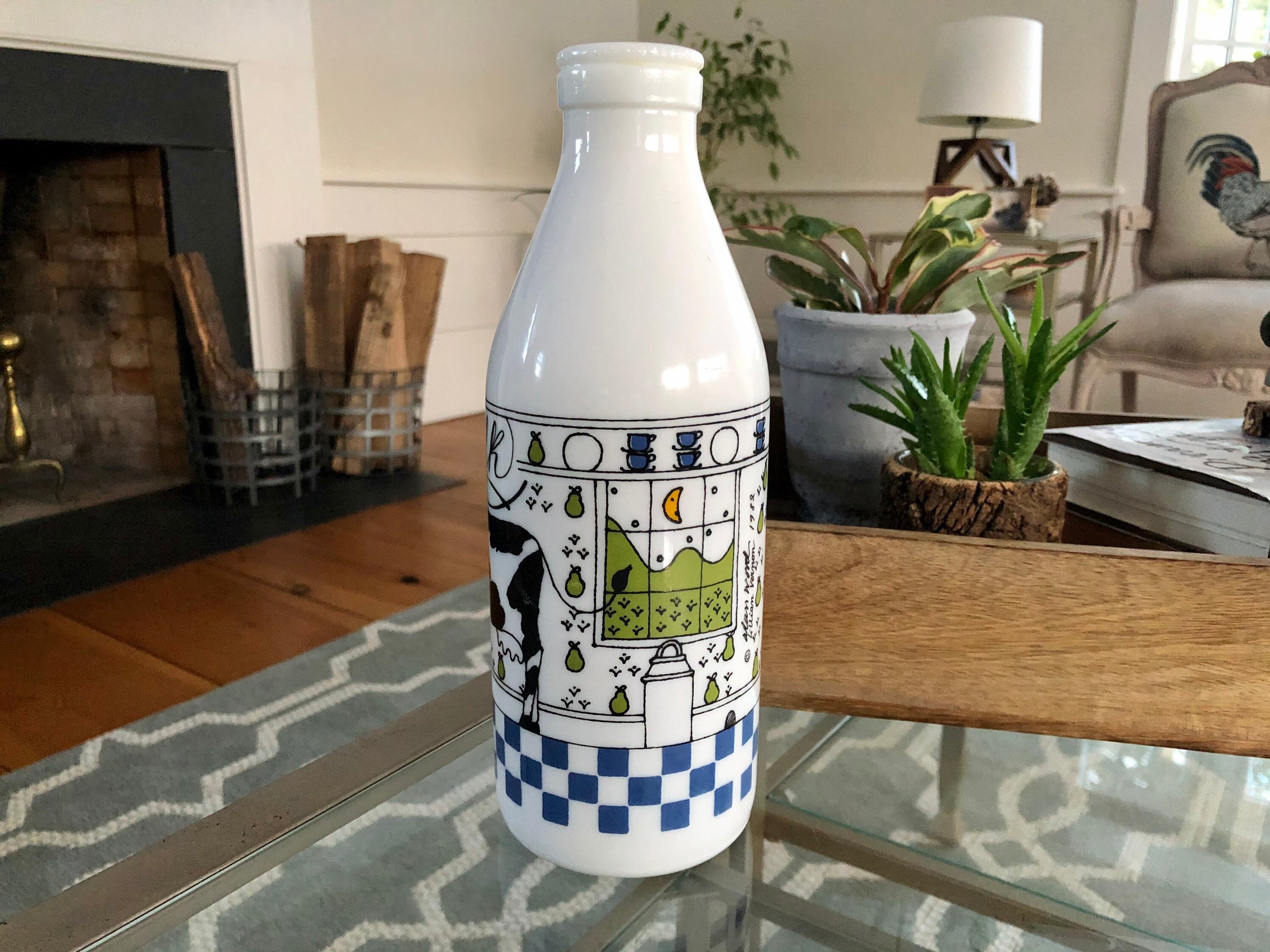 Vintage Lillian Vernon Alan Wood White Glass Cow Milk Bottles