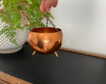 Vintage Hanging Copper Pail, Planter, Footed Pot, Bucket With Hanging Chain, Farmhouse Home Decor, Country French Decor, Copper Campfire Pot