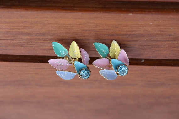 Colorful Vintage Screw-on Earrings, Leaf Pattern,… - image 2