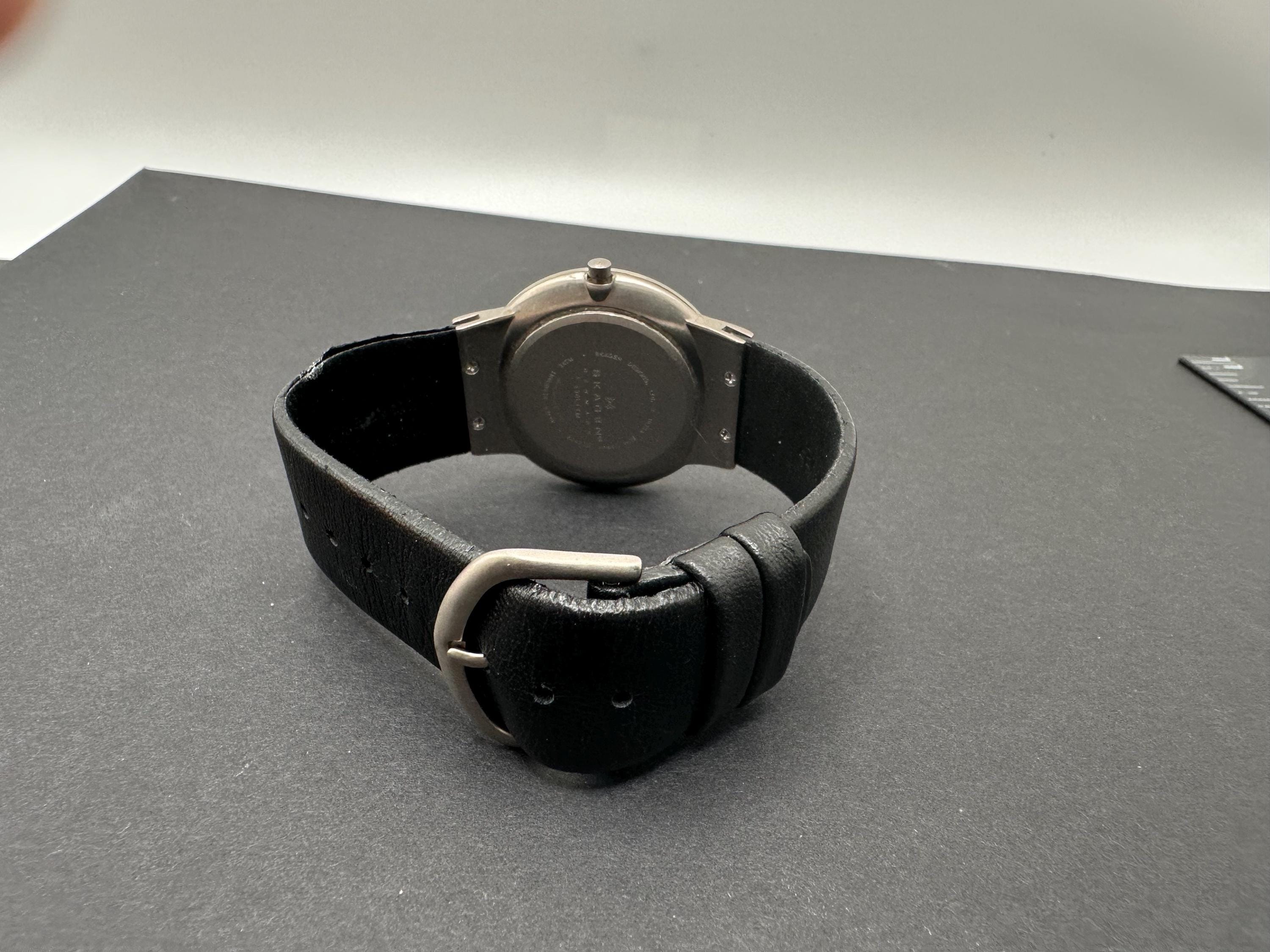 Skagen Denmark circa 1990 Slim Water Resistant Battery Operated Bracelet Watch Vintage Skagen Denmark Slimline Men main image 4