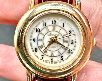 50% Off! Vintage Windsor Gold Tone MOP Women’s Working Watch with Leather Band, New Battery, Windsor Watch, MINT!