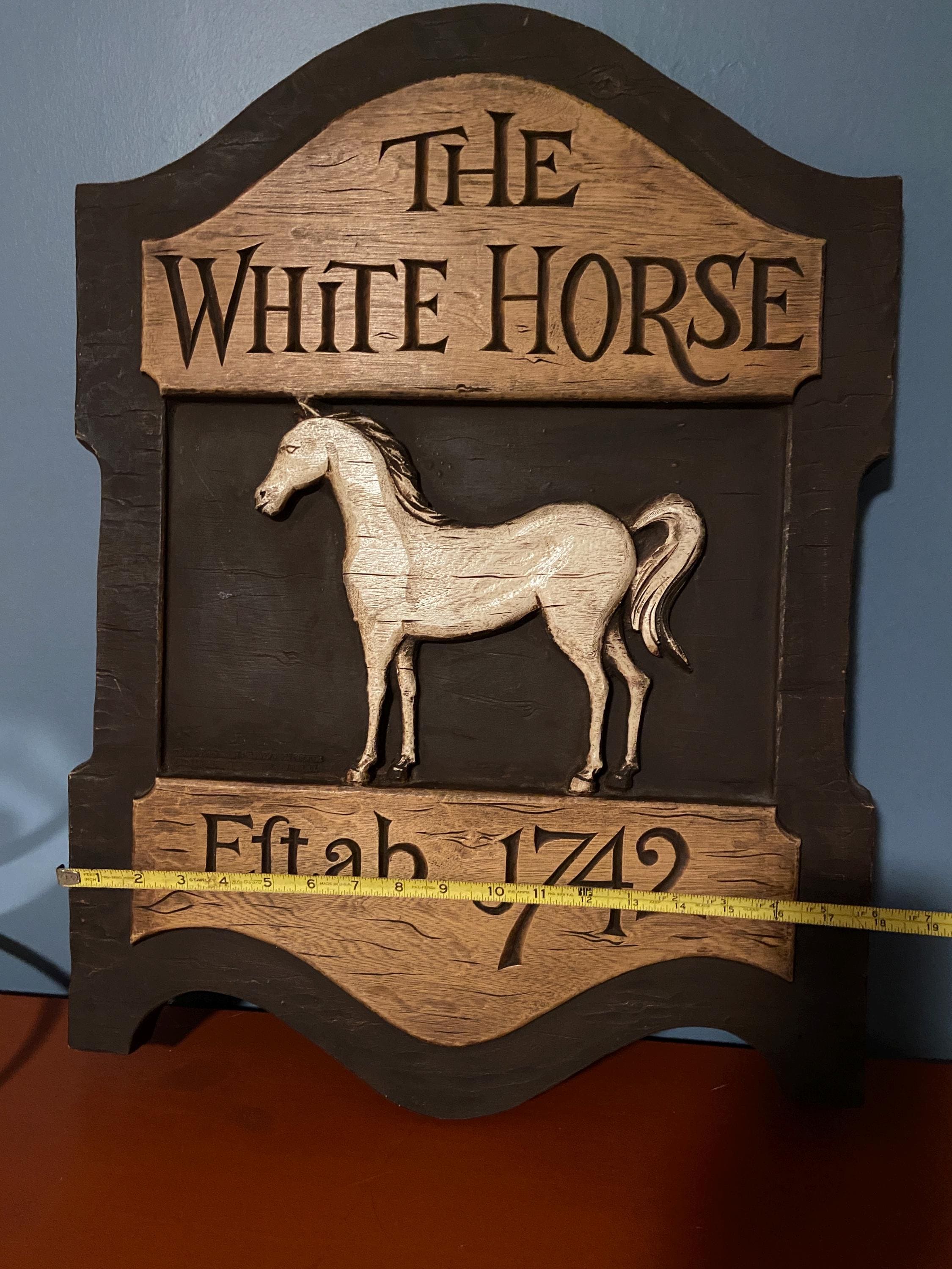 Vintage Reproduction “the White Horse Eftab 1742” Wall Plaque