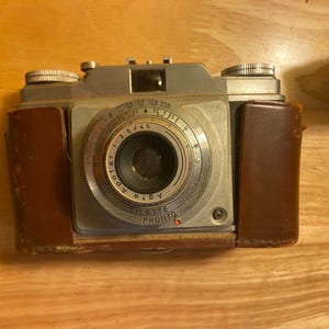 Vintage 1960s Agfa Silette Pronto Camera in Leather Case
