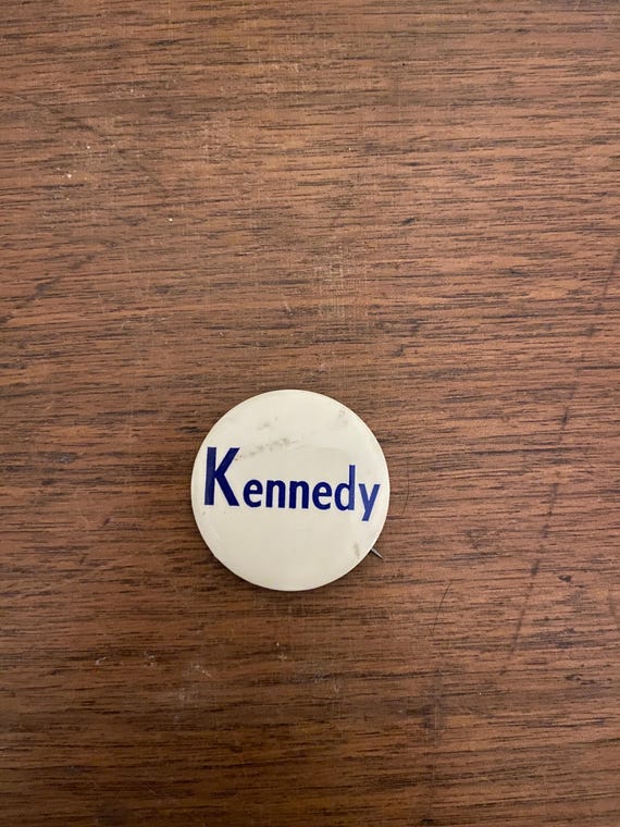 Vintage Collectible Pin Button, political: Kennedy