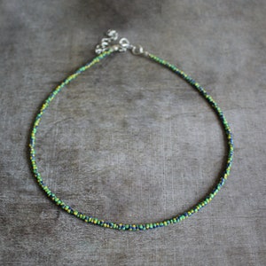 Kleine 2 mm choker met blauwgroene en gele mix van glaskralen | Sieraden ketting | Handgemaakt cadeau cadeau Boho Beach | Mix-31 | GROTE UITVERKOOP