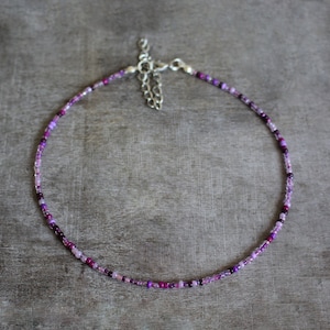 Kleine 2 mm paarse mix glas zaad kralen choker | Sieraden ketting | Handgemaakt cadeaucadeau | Zomer Boho strandmode | Liefde | Meng-10