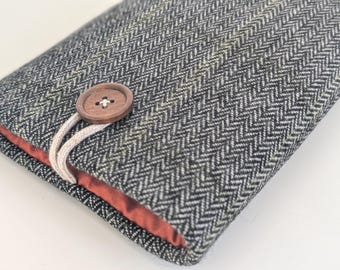 Kindle Sleeve, iPad Mini Sleeve, Paperwhite, Oasis Sleeve, Padded eReader, Tablet Cover - Herringbone, yellow stripes and black stitches