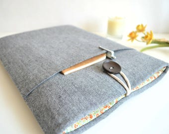 Kindle Sleeve, Kindle Paperwhite, Scribe, Oasis, Amazon Fire HD 8, Kobo Libra 2 or Custom Size, Padded with Pocket - Herringbone Floral