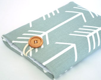 Kindle Sleeve, Custom Fit eReader Cover, Paperwhite, Kindle Oasis, Padded Sleeve - Gray Arrows