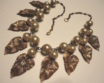 Vintage messing ketting messing bladeren &shimmery glazen parel ketting PRACHTIG