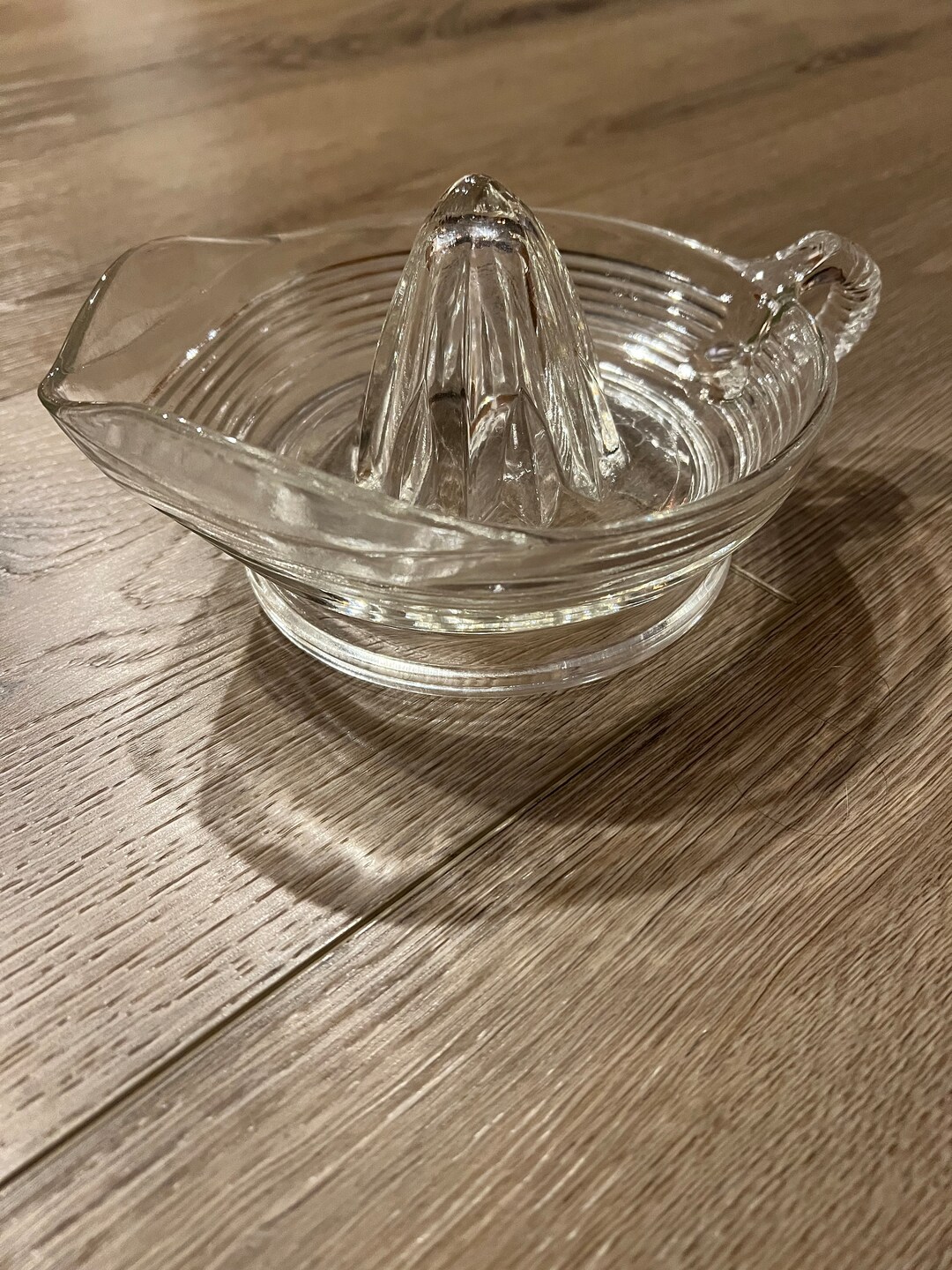 Vintage Large Clear Glass Citrus Juice Reamer With Handle and Spout, Vintage Farmhouse