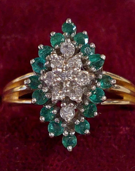 Diamond and Emerald 14K gold ladies ring; Vintage… - image 1