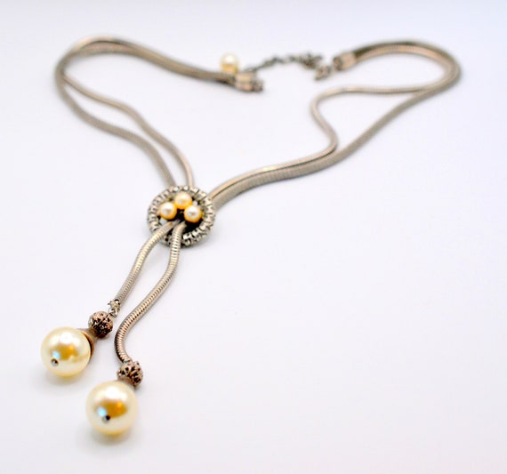 Vintage Lariat Style Silvertone and Pearl Necklac… - image 10