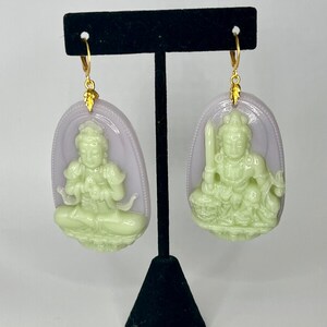 Boucles d&#39;oreilles de déclaration de lustre de résine d&#39;amulette chinoise antique de menthe/lavande