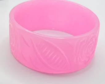 Bright Baby Pink Etched Resin Bracelet | Bright Pink Bangle | Vintage Resin Bangle | Resin Jewelry | Pink Bracelet | Chunky Bracelet