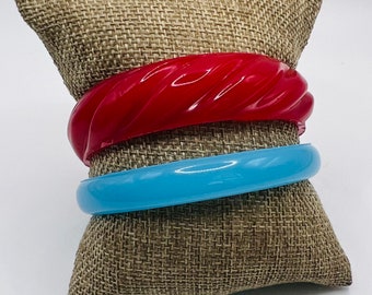 Lote de 2 pulseras de resina italiana azul y rojo mate, Pulseras, Pulseras llamativas, Pulseras gruesas, Pulseras apiladas rojas y azules