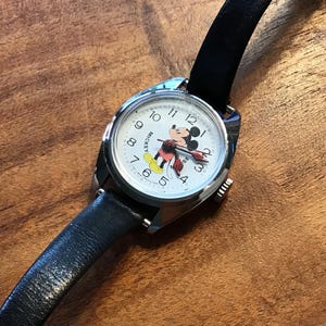 Vint 60’S BRADLEY WALT DISNEY Mickey Mouse Swiss Watch Black Leather Band Unisex s-l400.jpg main image 2