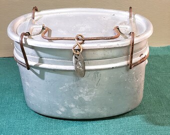 Antique Primitive Small Tin Berry Bucket Child's Lunch Pail with Lid - Ruby  Lane