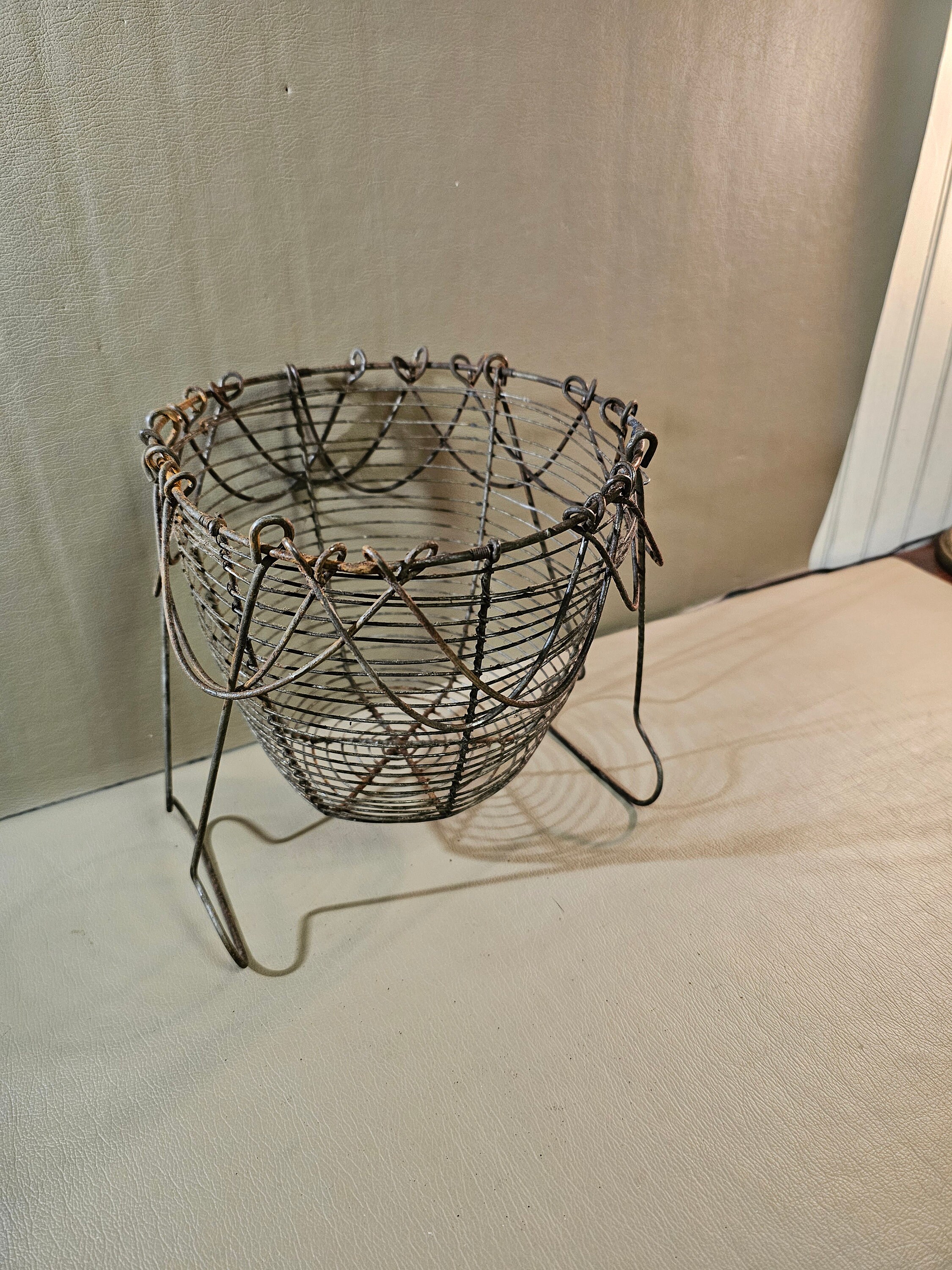 Primitive Metal Wire Chicken Egg Basket,farmhouse Decor , Chicken Egg