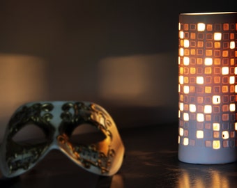 Cylinder-shaped porcelain lamp