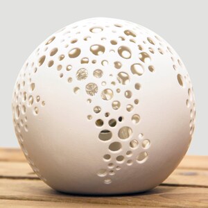 Porcelain Ball Fretwork image 5