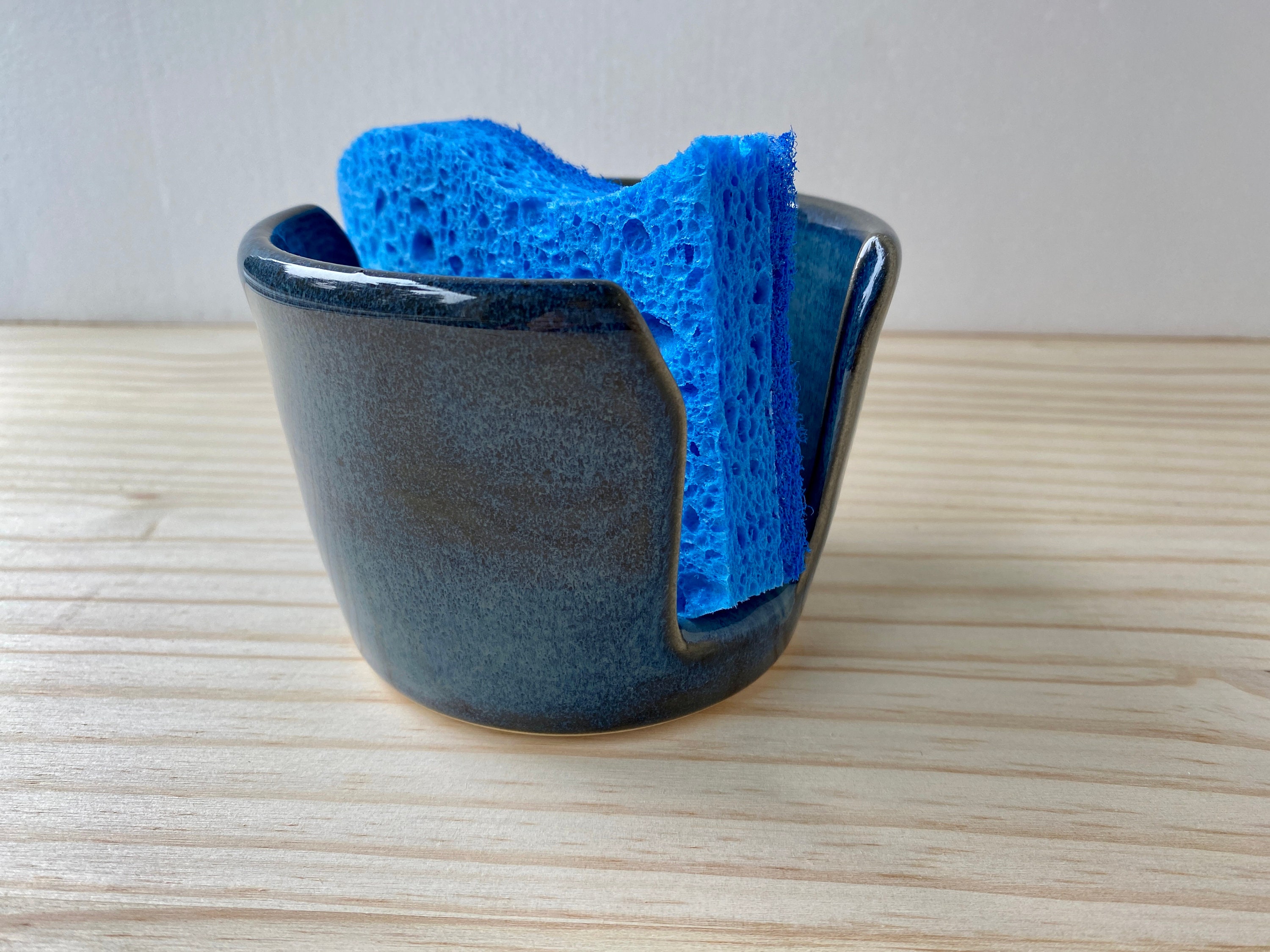 Cottage Pearl Collection: Stoneware Pottery Sponge Holder